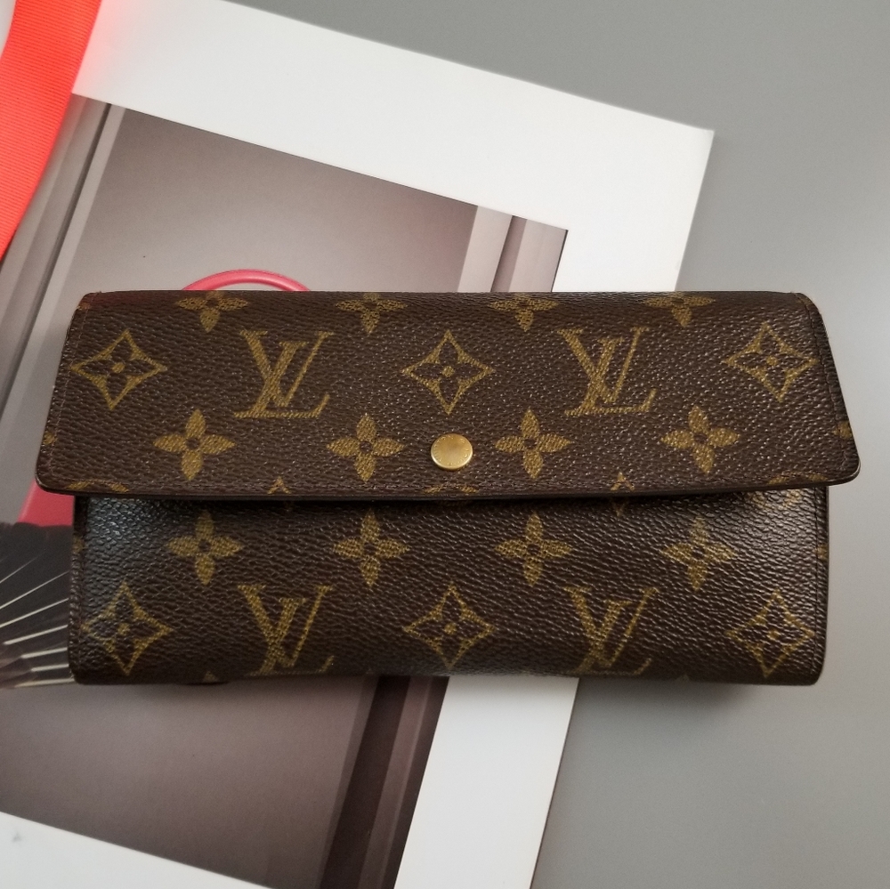 LOUIS  VUITTON Classic Long Sarah wallet mono